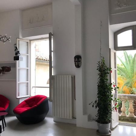 Appartement A La Roquette, Dans L'Hotel De Divonne, Classe. Arles Zewnętrze zdjęcie