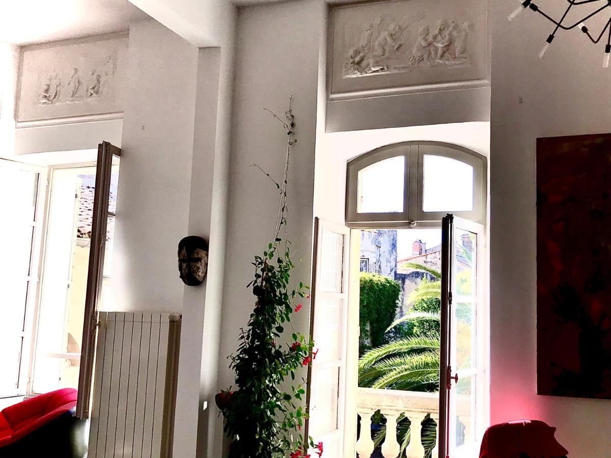 Appartement A La Roquette, Dans L'Hotel De Divonne, Classe. Arles Zewnętrze zdjęcie