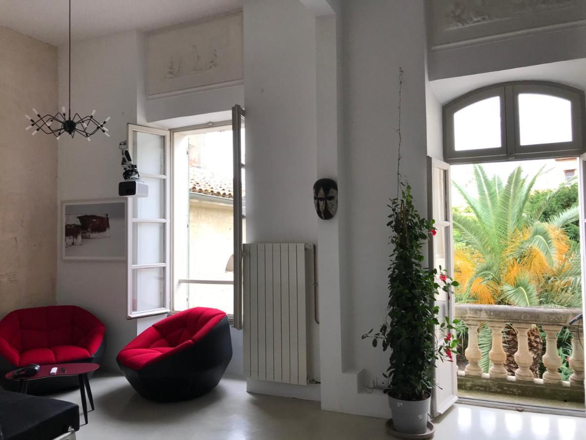 Appartement A La Roquette, Dans L'Hotel De Divonne, Classe. Arles Zewnętrze zdjęcie
