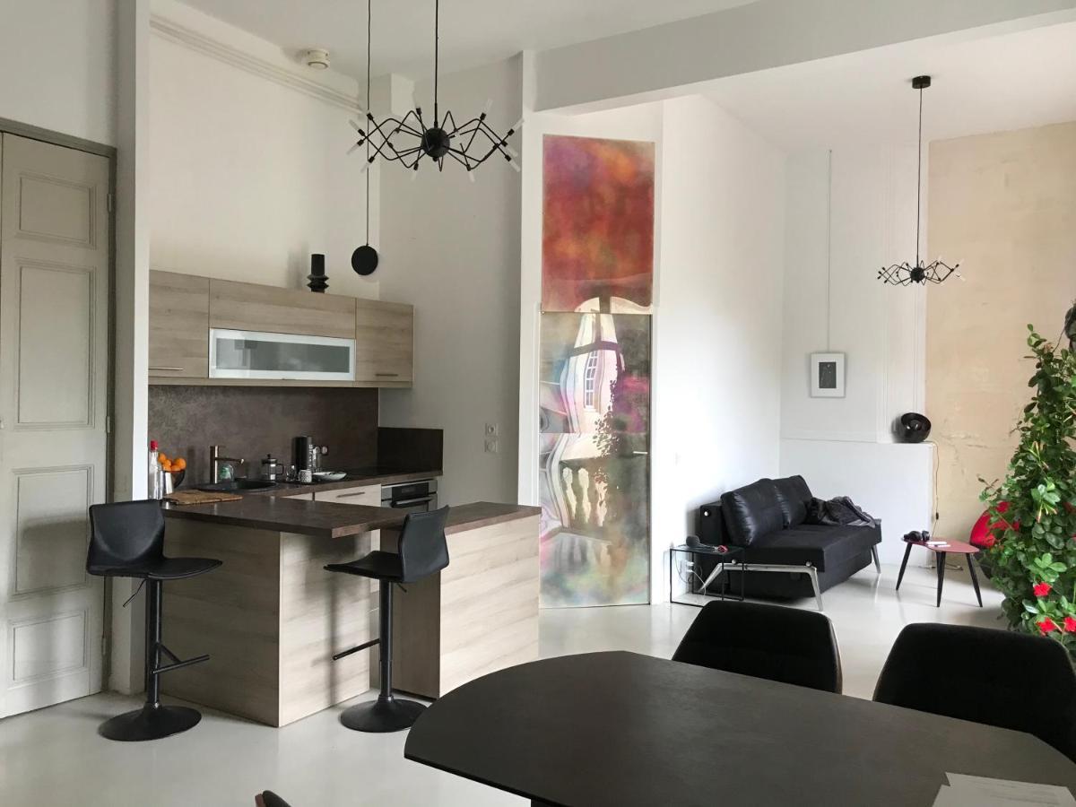Appartement A La Roquette, Dans L'Hotel De Divonne, Classe. Arles Zewnętrze zdjęcie