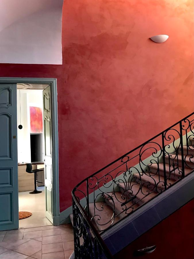 Appartement A La Roquette, Dans L'Hotel De Divonne, Classe. Arles Zewnętrze zdjęcie