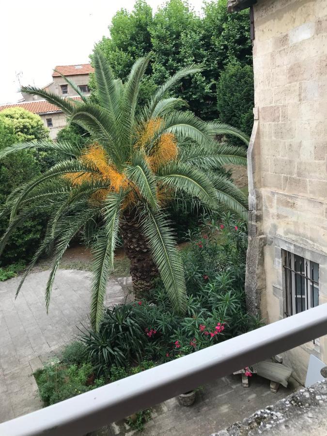 Appartement A La Roquette, Dans L'Hotel De Divonne, Classe. Arles Zewnętrze zdjęcie