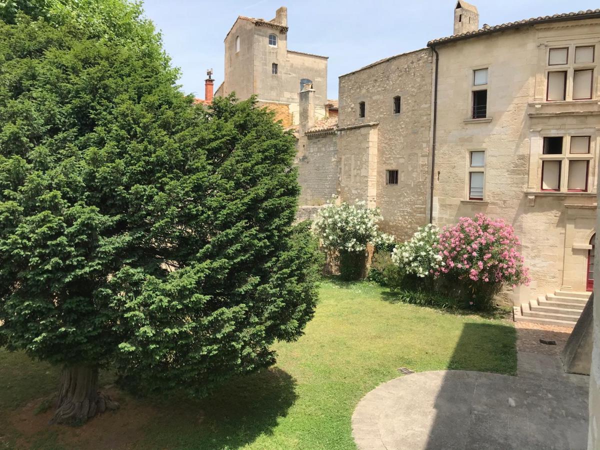 Appartement A La Roquette, Dans L'Hotel De Divonne, Classe. Arles Zewnętrze zdjęcie